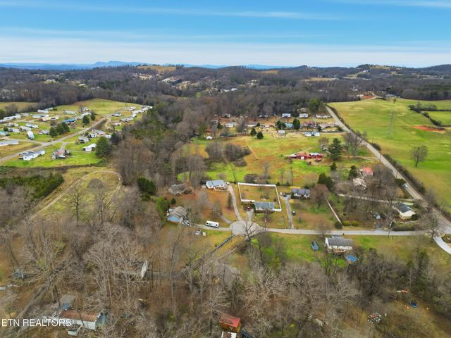 617 Hollow Drive, Strawberry Plains, TN 37871
