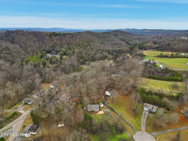 617 Hollow Drive, Strawberry Plains, TN 37871