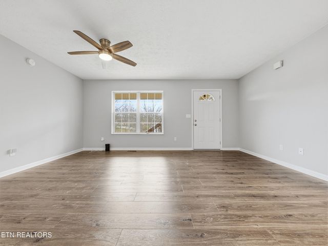 617 Hollow Drive, Strawberry Plains, TN 37871