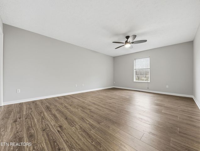 617 Hollow Drive, Strawberry Plains, TN 37871