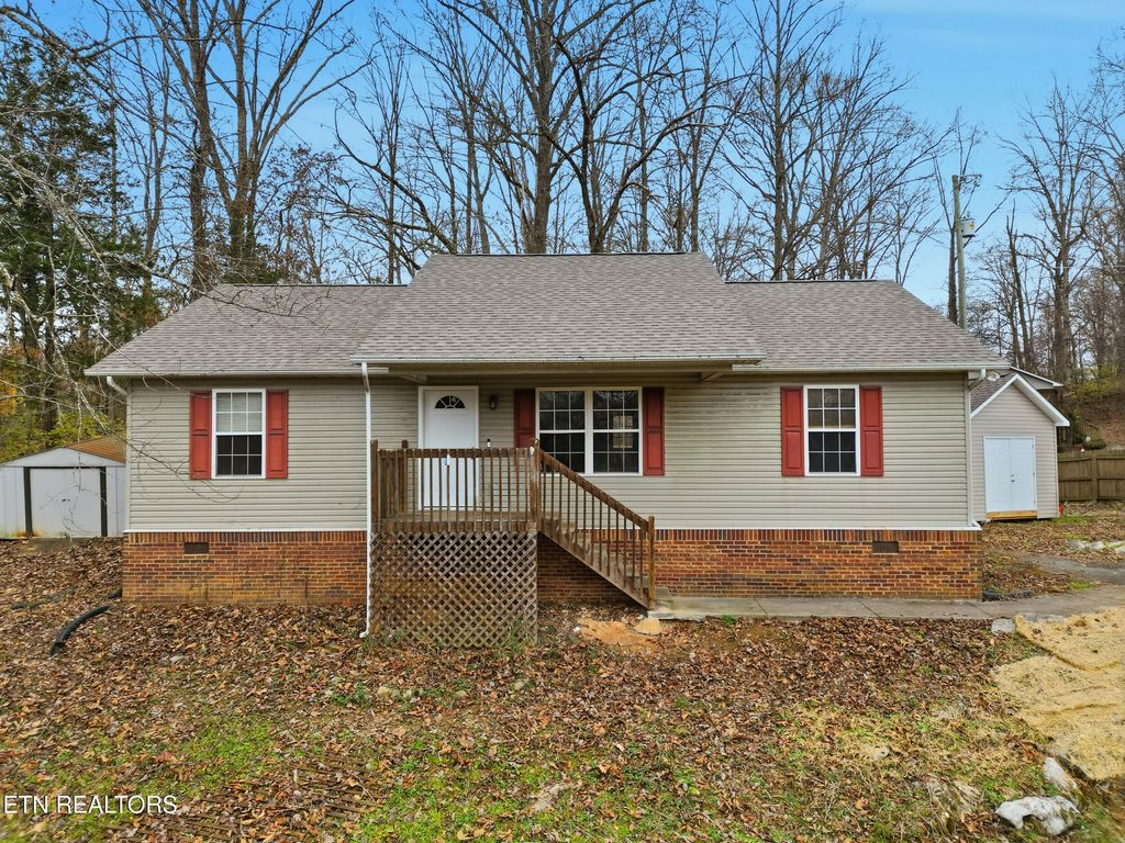 617 Hollow Drive, Strawberry Plains, TN 37871