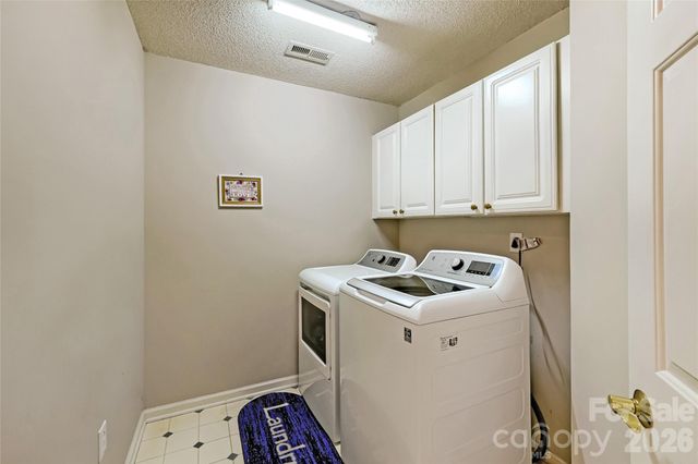 6211 Coleridge Court, Charlotte, NC 28269