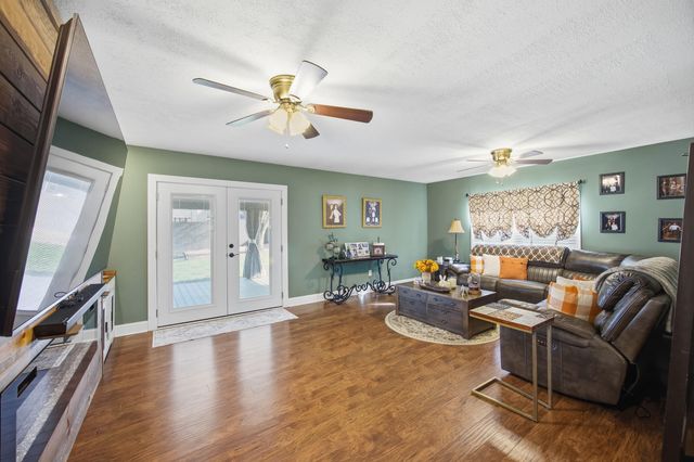 1206 Tim Tam Way, Lawrenceburg, KY 40342