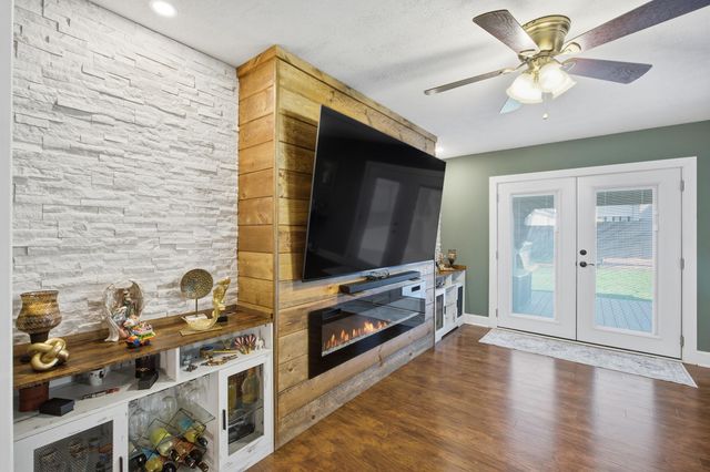 1206 Tim Tam Way, Lawrenceburg, KY 40342