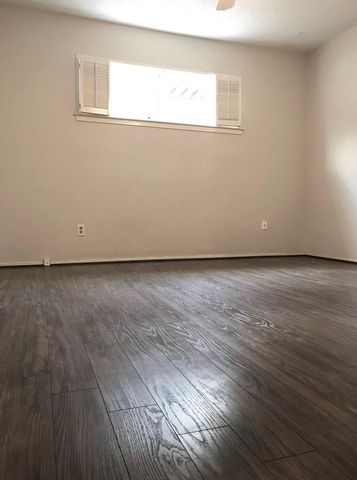 6410 Del Monte Drive 102, Hockley, TX 77057