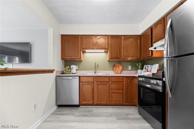 1105 Windmill Way N, Avon, OH 44011