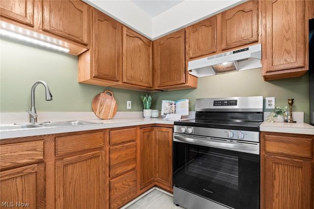 1105 Windmill Way N, Avon, OH 44011