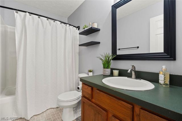 1105 Windmill Way N, Avon, OH 44011