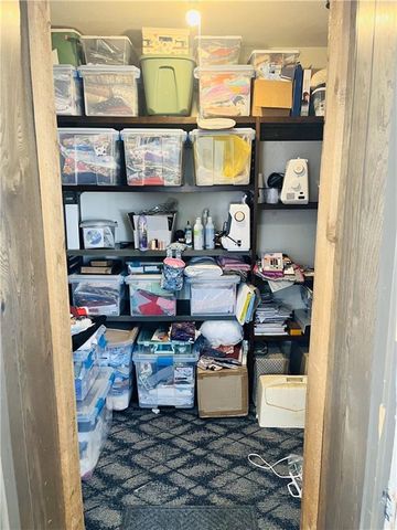 6223 King Hill Avenue, St Joseph, MO 64504