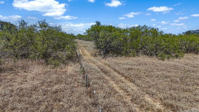 6715 S Loop 1604, Von Ormy, TX 78073