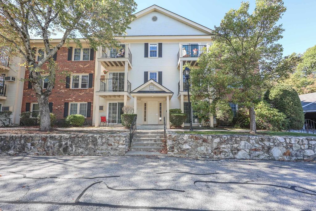 1 Northbrook Dr Unit 107, Manchester, NH 03102