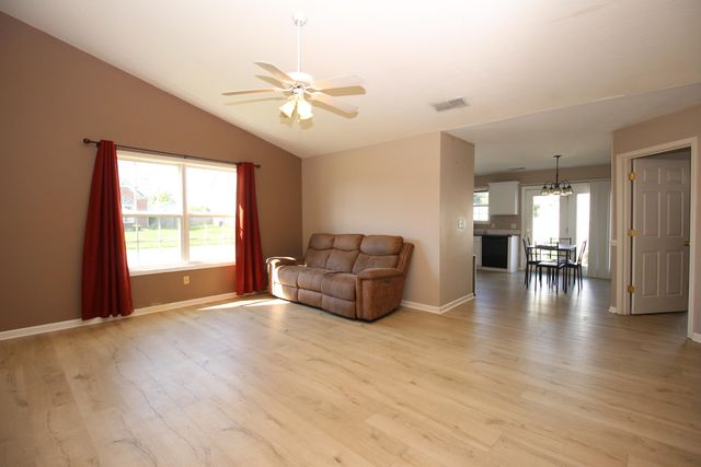 100 Strauss Court, Georgetown, KY 40324