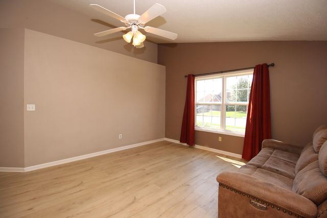 100 Strauss Court, Georgetown, KY 40324