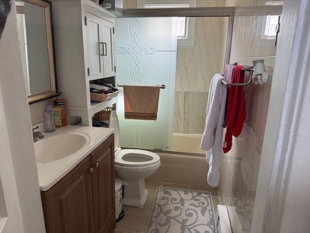 14 Taylor St, Chicopee, MA 01020
