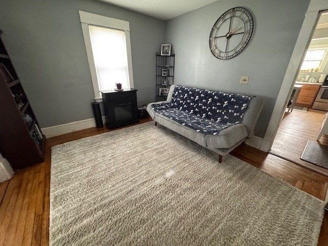 14 Taylor St, Chicopee, MA 01020
