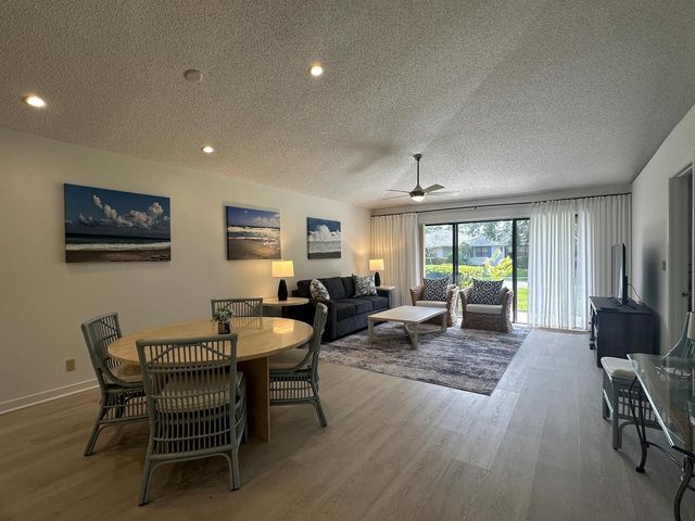 402 Club Drive, Palm Beach Gardens, FL 33418