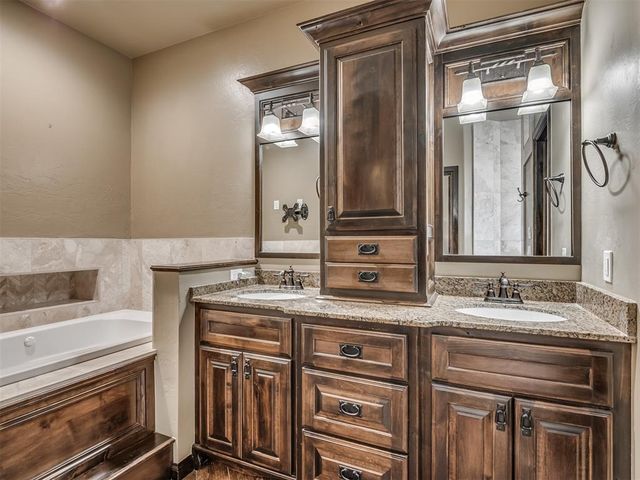9601 Cara Lane, Yukon, OK 73099