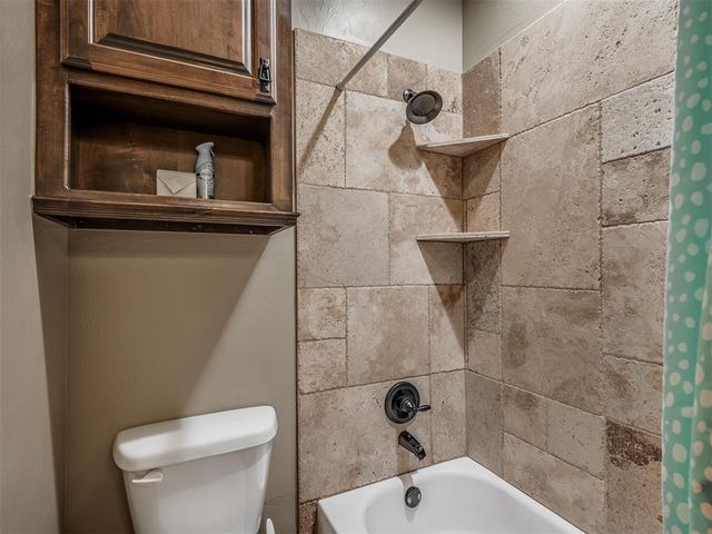 9601 Cara Lane, Yukon, OK 73099