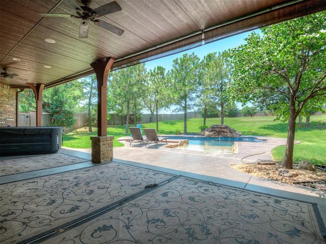 9601 Cara Lane, Yukon, OK 73099