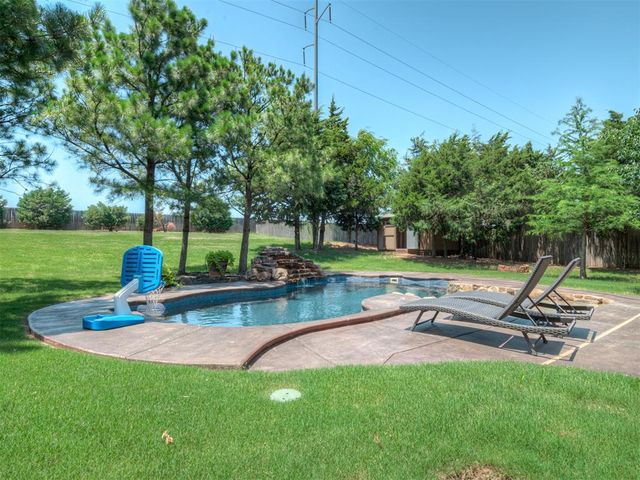 9601 Cara Lane, Yukon, OK 73099