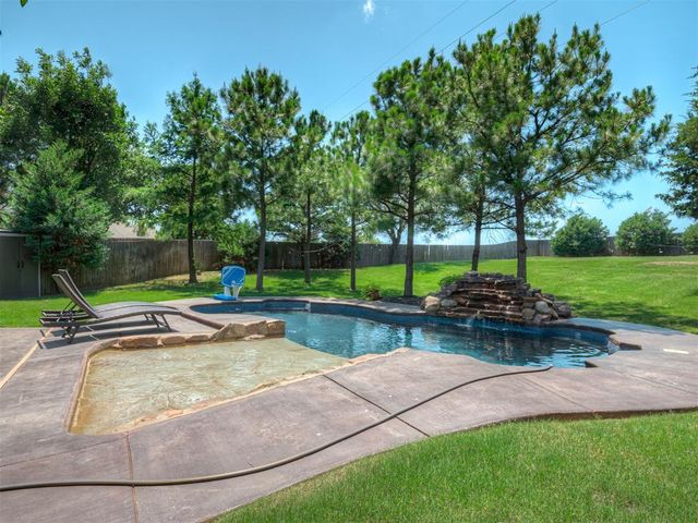 9601 Cara Lane, Yukon, OK 73099