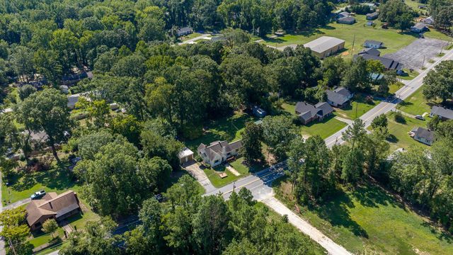 909 W Georgia Road, Woodruff, SC 29388