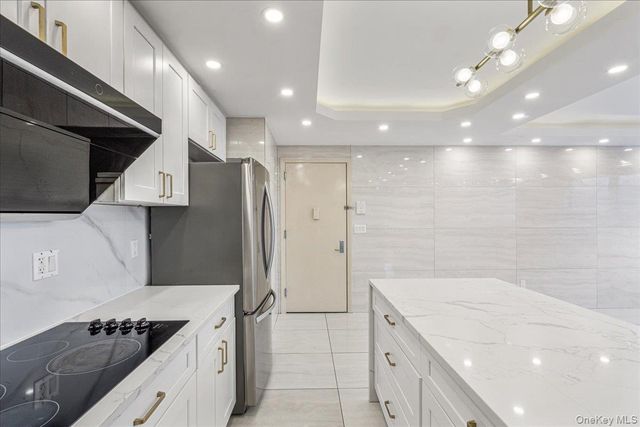 134-05 Dahlia Avenue 5-3A, Flushing, NY 11355