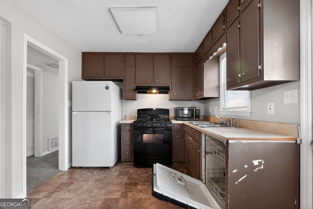 184 Cave Springs Court, Ellenwood, GA 30294