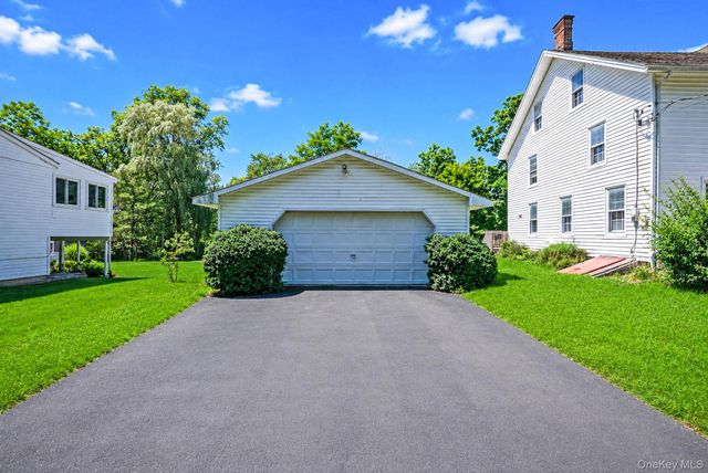 180 Quaker Street, Wallkill, NY 12589