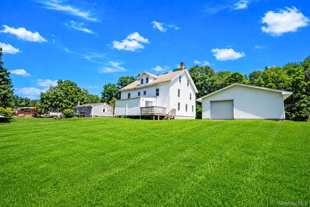 180 Quaker Street, Wallkill, NY 12589