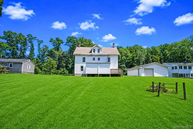 180 Quaker Street, Wallkill, NY 12589