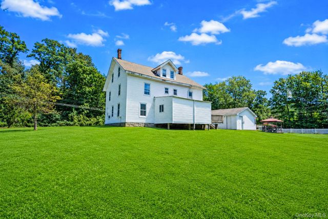 180 Quaker Street, Wallkill, NY 12589