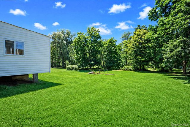 180 Quaker Street, Wallkill, NY 12589