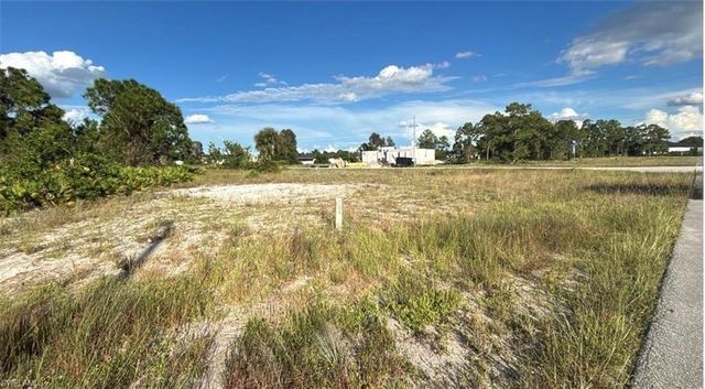 315 Petite AVE, Lehigh Acres, FL 33974