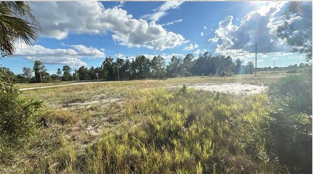 315 Petite AVE, Lehigh Acres, FL 33974