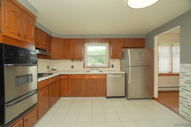 23 Willow Drive, West Seneca, NY 14224