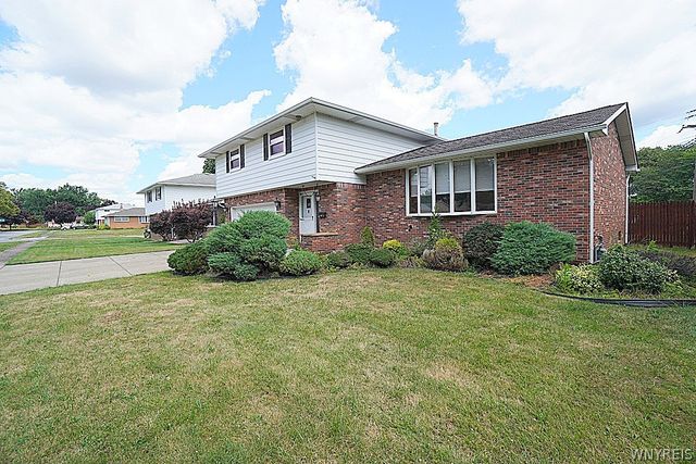 23 Willow Drive, West Seneca, NY 14224