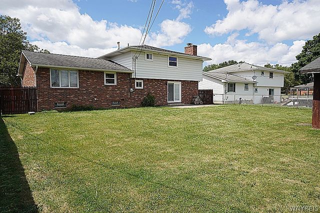 23 Willow Drive, West Seneca, NY 14224