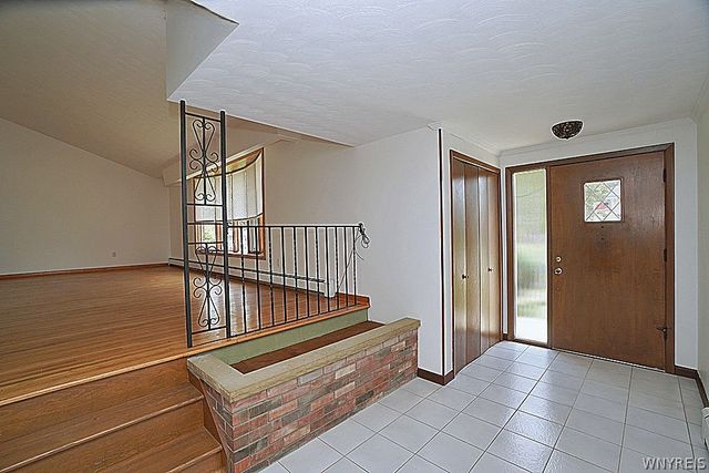 23 Willow Drive, West Seneca, NY 14224