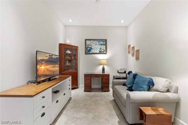 6939 Cay CT, Naples, FL 34113