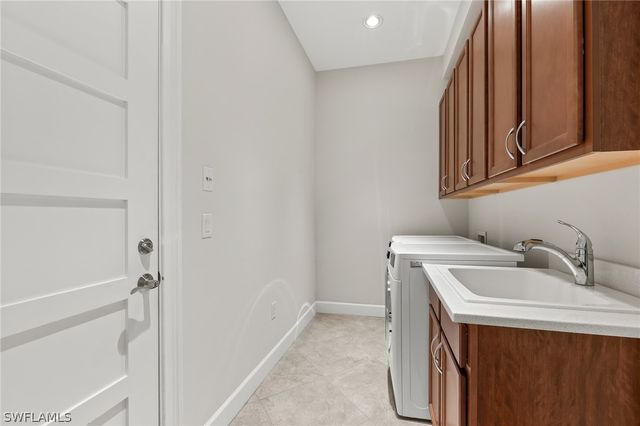 6939 Cay CT, Naples, FL 34113