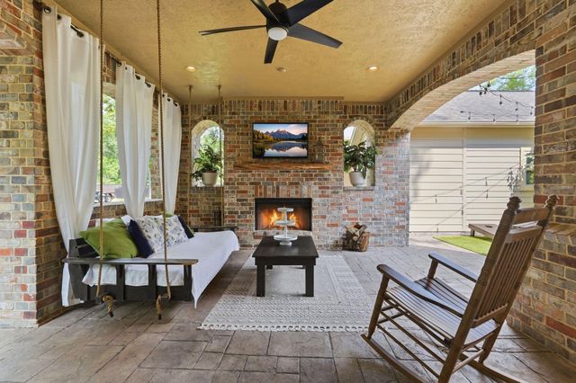 1680 Beech Drive, Conroe, TX 77385