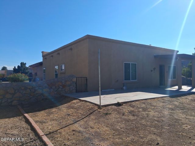 613 VALLEY PLUM Avenue, El Paso, TX 79932