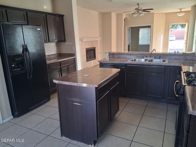 613 VALLEY PLUM Avenue, El Paso, TX 79932