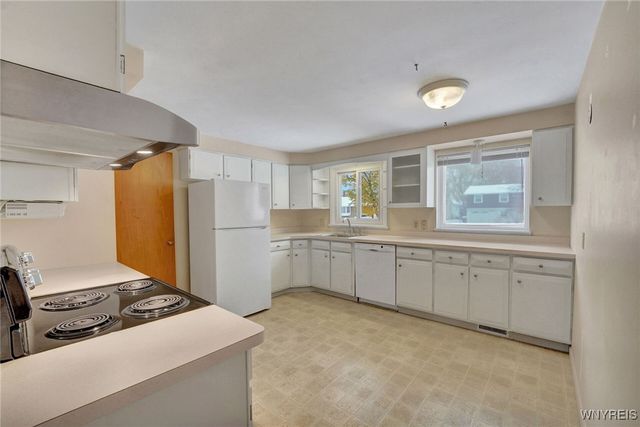 219 Forest Hill Drive, Amherst, NY 14221