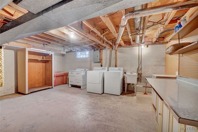 219 Forest Hill Drive, Amherst, NY 14221