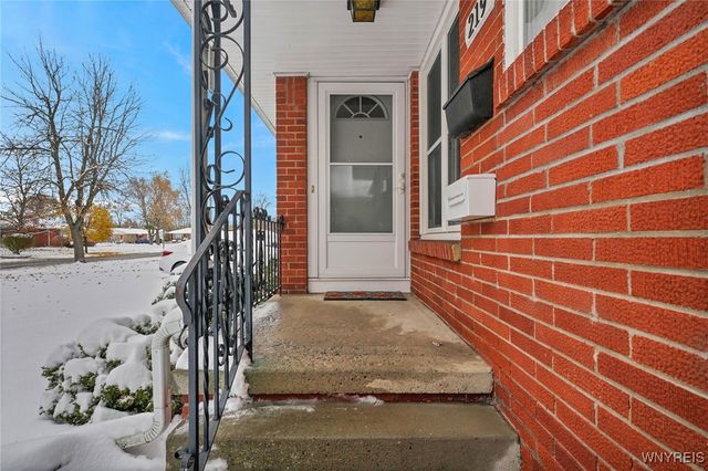 219 Forest Hill Drive, Amherst, NY 14221