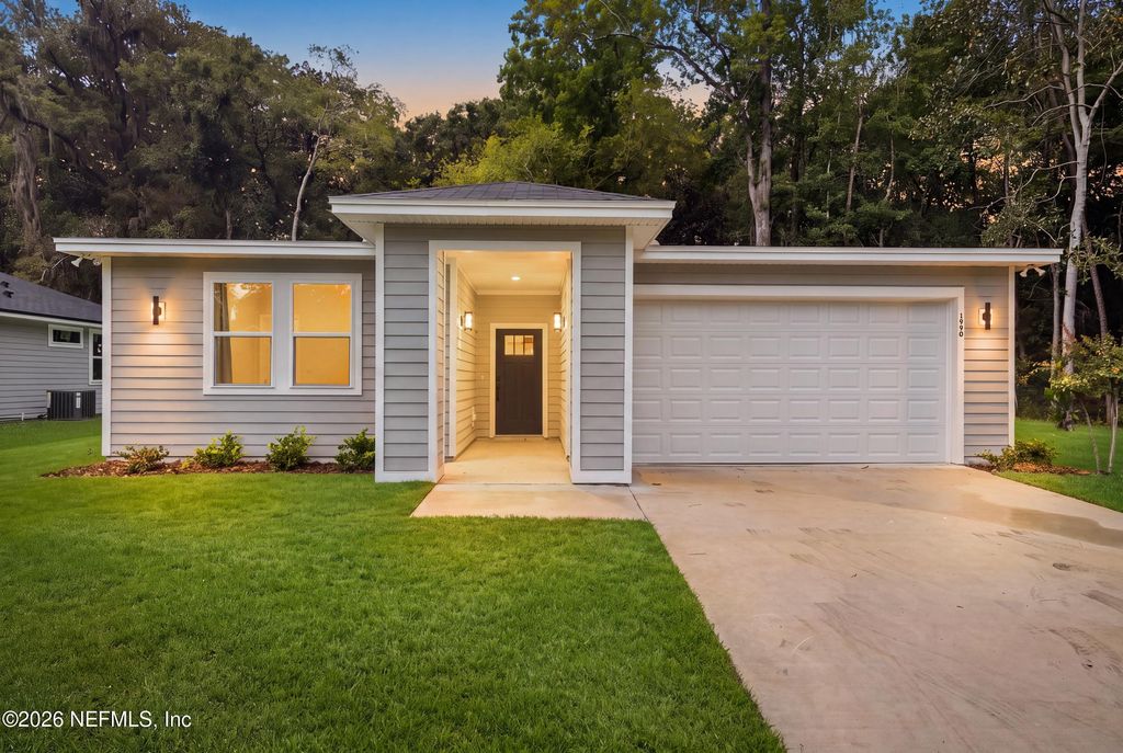 1990 SOLOMON Street, Orange Park, FL 32073