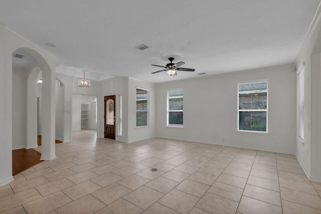 26 Paddington Way, Conroe, TX 77384