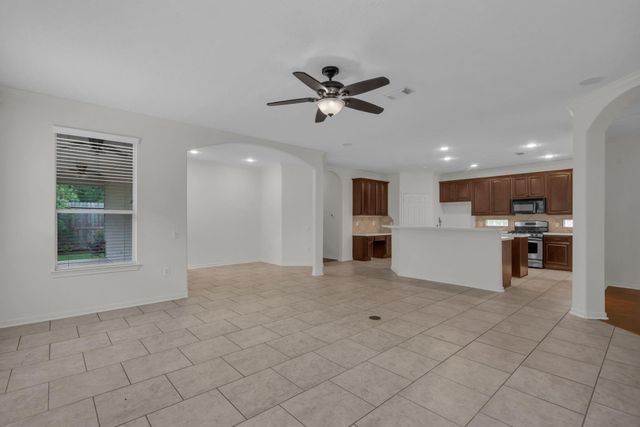 26 Paddington Way, Conroe, TX 77384